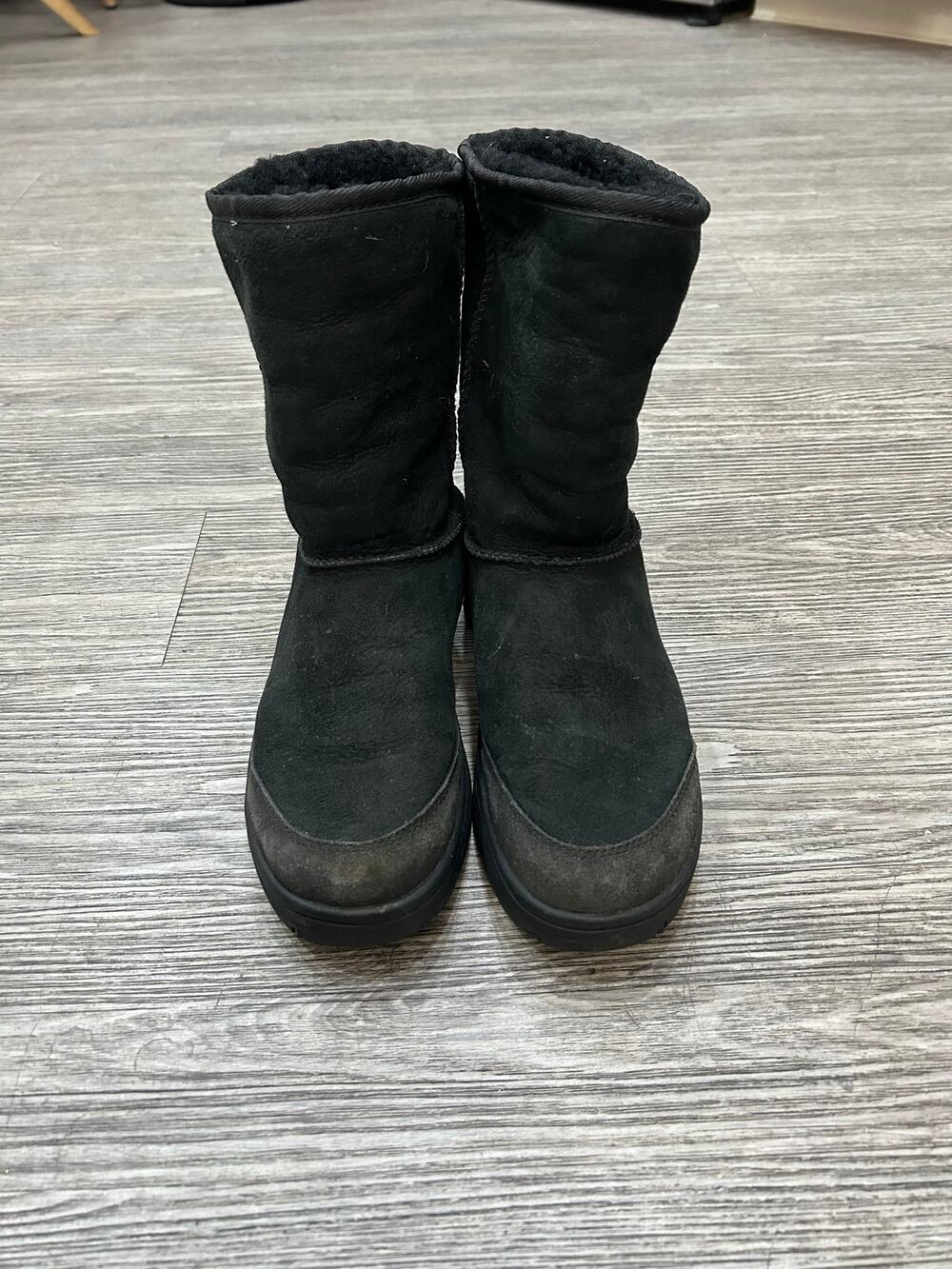UGG Australia Ultimate Short 5275 Black Suede Shearling Boots Women's Size 9